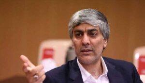 کیومرث هاشمی: لیگ برتر با VAR برگزار می‌شود