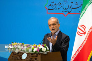 از انتقاد صریح به مصوبه جنجالی کنکور تا بروز تنش حین سخنرانی رئیس جمهور