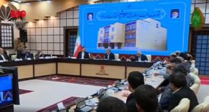 پزشکیان خطاب به مسئولان: یک مقدار از سمت‌های مدیریت پایین بیاییم.